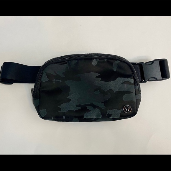 lululemon camo fanny pack